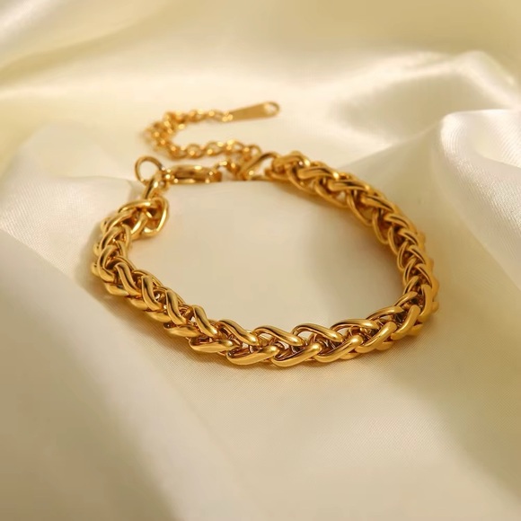 18K Gold Plated Chunky Braided Chain Bracelet - Picture 2 of 6